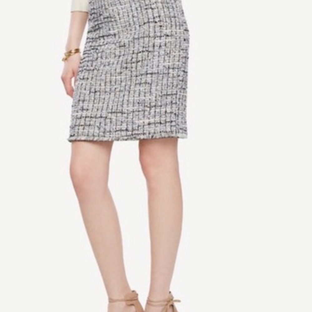 Ann Taylor Blue and White Tweed Pencil Skirt Sz 4